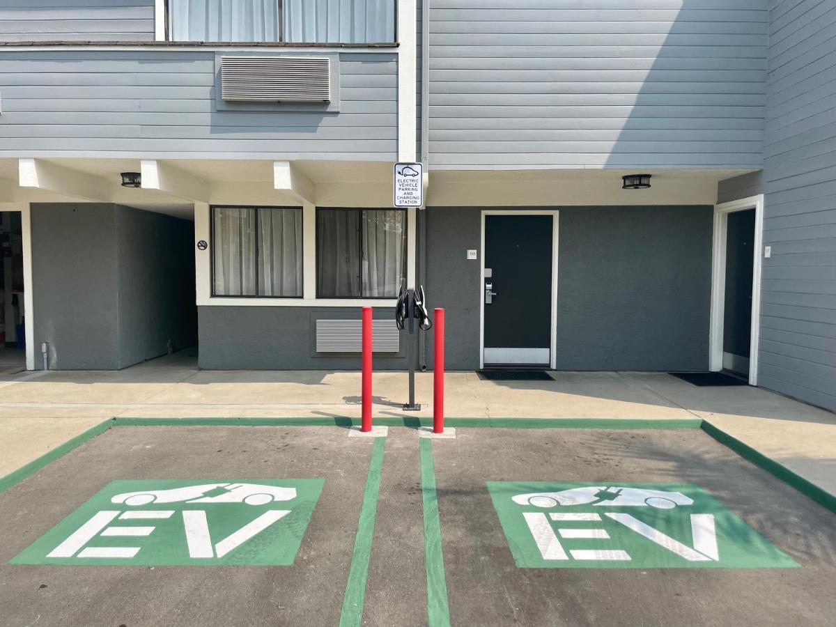 Inn At Highway 1 ロンポク エクステリア 写真