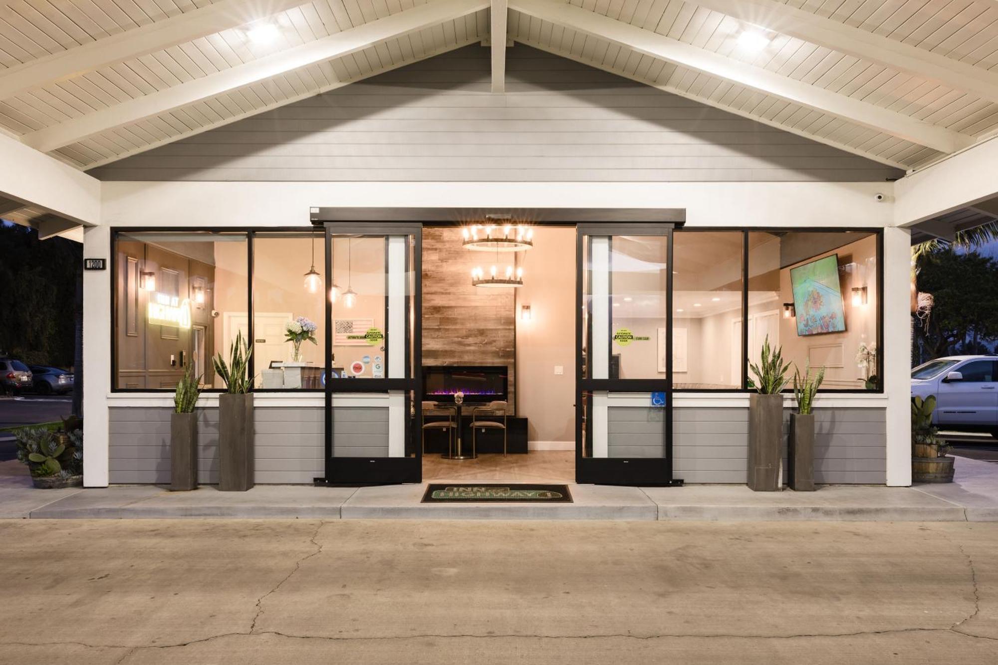 Inn At Highway 1 ロンポク エクステリア 写真